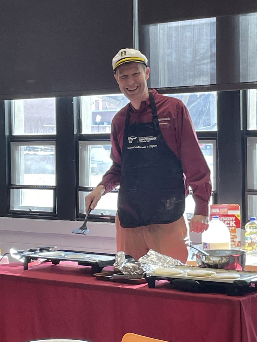 Department head Cal Ribbens is in the #vtgivingday game, making pancakes for hungry Hokies in 1120 Torgersen Hall! Give him an assist with a $5 donation between now and noon. #hokiesgiveback givingday.vt.edu/amb/computersc…