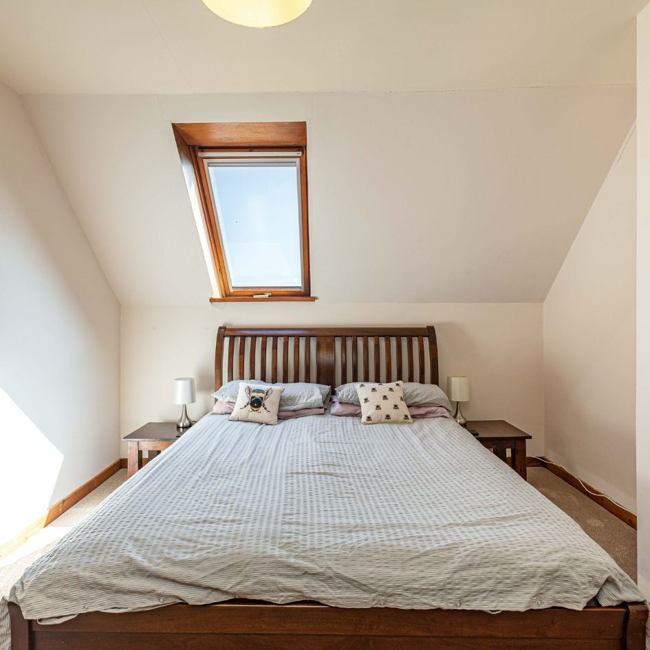 🏡New to the Market - Millrace, Northfield, St Abbs, TD14 5QF!

Millrace is a charming four-bedroom detached property set in an enviable location on the outskirts of the harbour village of St Abbs. 

ℹ️bit.ly/3I9W0sj