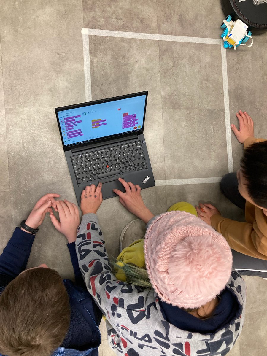 A big thanks to Mr. B of Queen's Engineering Connections for teaching us to code SPIKE robots yesterday with Mrs. Hanson! <a href="/quconnections/">Queen's Connections</a>