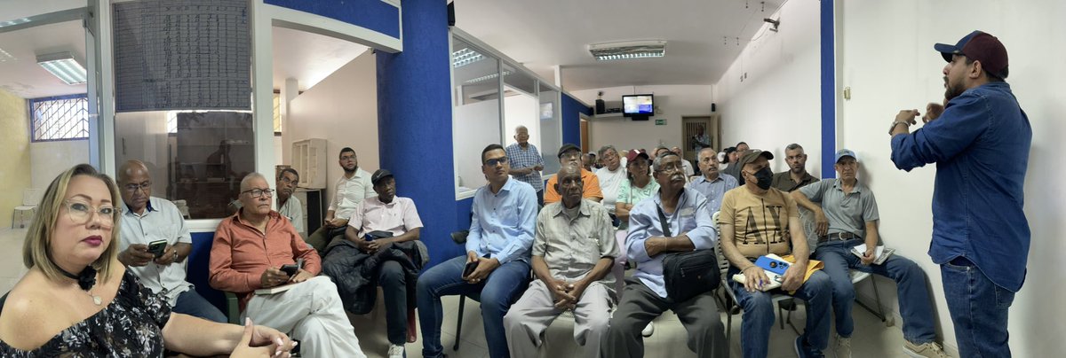 Jesusfbolivarb's tweet photo. #22Feb Con la presencia de los miembros del CES, los sectores administrativos y las parroquias Políticas Caraqueñas de @ADemocratica, realizamos reunión ampliada para informar sobre el trabajo organizacional que tenemos en miras a las Presidenciales este 2024.
@MariaCorinaYA https://t.co/vhdfaN22YE