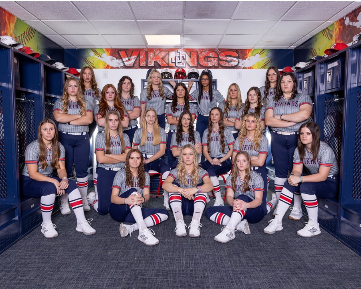 Jeffco_softball's tweet photo. Busy weekend for this crew! 4 games in Tennessee and the HOME OPENER on the 25th! https://t.co/ZY11CipZDE