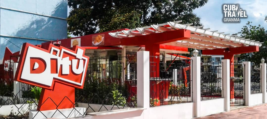 PalmaresGranma's tweet image. En la Cafetería DITU de #palmaresgranma ubicada en la Plaza de la Patria, le #OFRECEMOS confort, cortesía y una #ofertagastronómica variada a base de #EntrePanes, jugos naturales y pollos fritos. 
Te esperamos! 😉

#simplementejuntos
#PalmaresCuba
#CubaÚnica