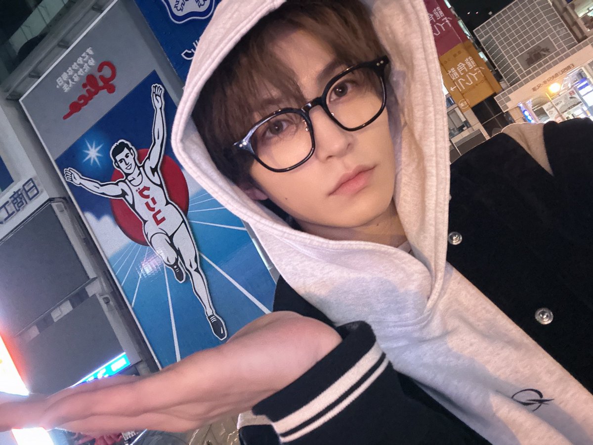 ELASTofficial's tweet photo. 글리코상이랑 찰칵📸
⠀
#ELAST #엘라스트 #エラスト
#ROMIN #로민 #ロミン https://t.co/5qu8a1xeTY