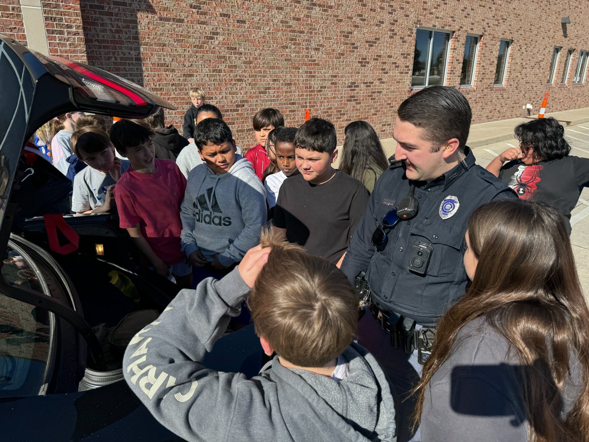 GIPublicSchools's tweet photo. Yesterday was an exciting day at Engleman Elementary!

Trooper Eric, @NEStatePatrol, paid a special visit to Mrs. Rosemann's 5th graders. He answered questions and shared more about what he does for the State Patrol. 

This was part of a bigger project...
#WeAreGIPS 1/2 https://t.co/VZc1jBLArw