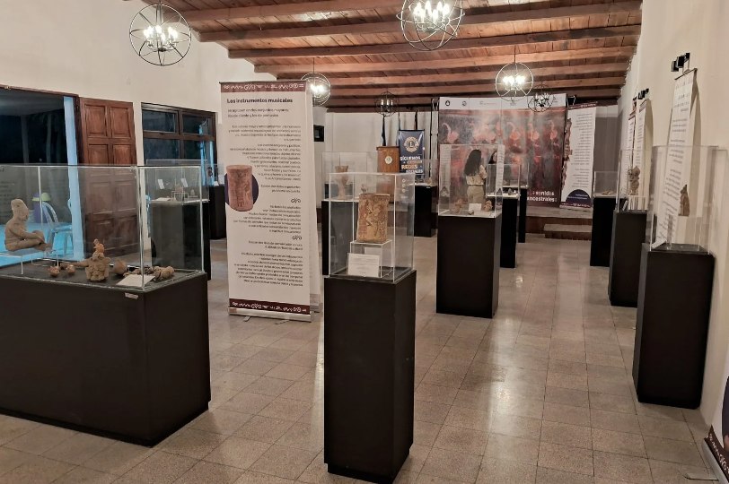 #CulturaDCA | Una selección de instrumentos musicales y piezas prehispánicas se han mostrado al público en diversas sedes.

Lea la nota 👇🏼
dca.gob.gt/noticias-guate…