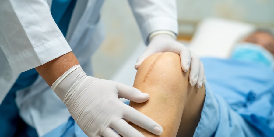AQuAScat's tweet photo. 🦵 Quina és la taxa de protetització de ròtula en les #artroplàsties totals de #genoll primàries? Quina variabilitat presenta 🏥 entre regions sanitàries?
Consulta l'article a l'Annals de Medicina.
https://t.co/9GWwAQkHiL
#ArticleAQuAS #RACat @RICAPPS_Red @GSS_Lleida https://t.co/86ryRElaD4