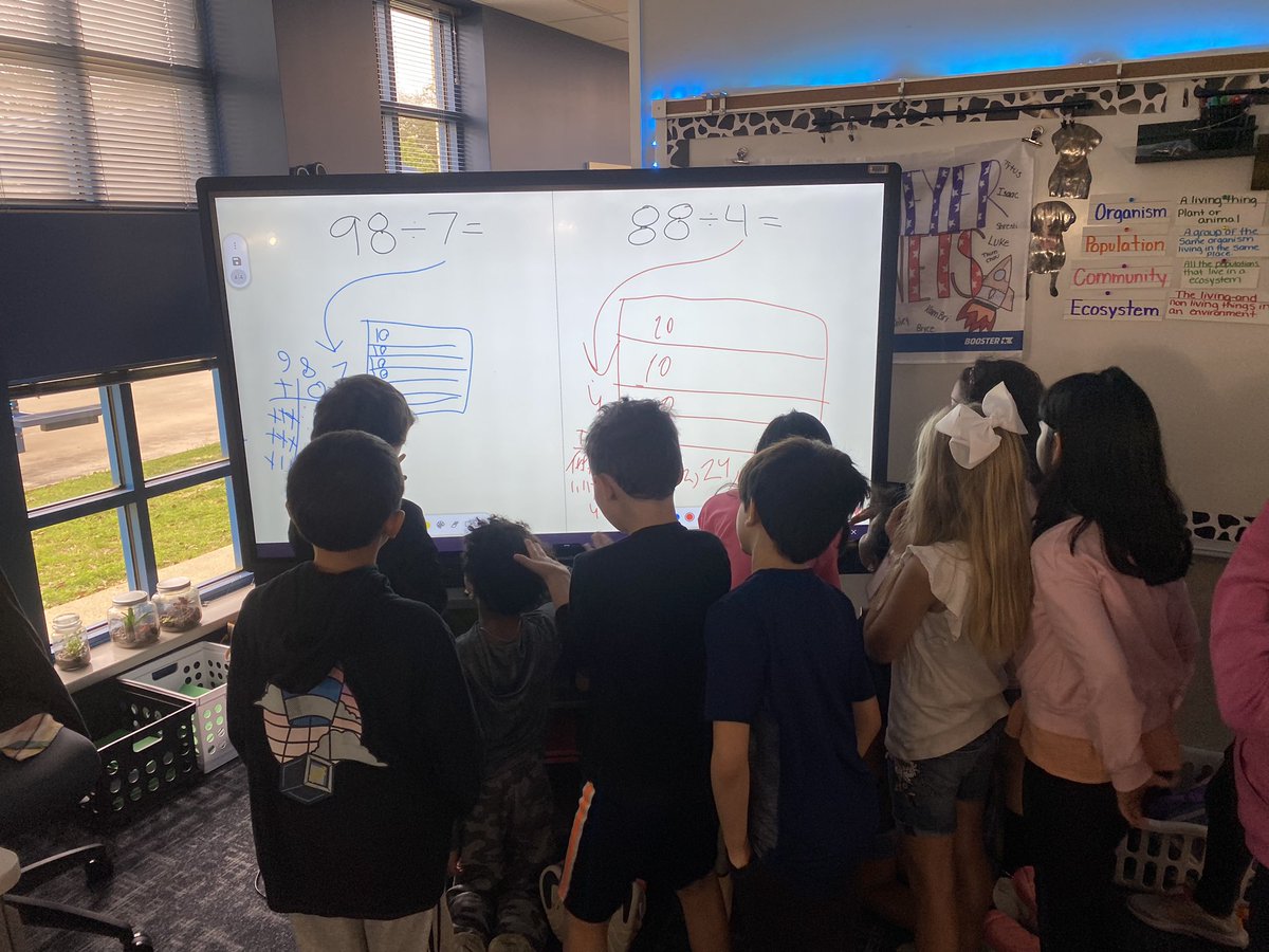 miss_pohlmeyer's tweet photo. LOVE this teamwork!!! So proud of these 3rd grade mathematicians ✖️➕➗➖❤️❤️❤️ https://t.co/Z4PorSaoYu