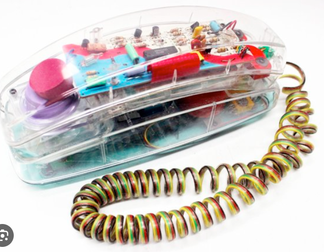 donnaasteele's tweet photo. Hoping landlines come back after this cellular outage so I can heal my childhood trauma and finally buy this phone my mom wouldn't let me have. https://t.co/dLCZcEGue9