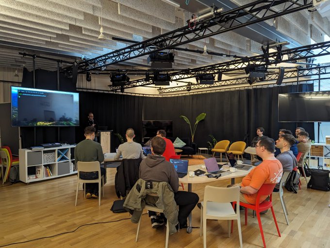 Maxing talking at the advanced Effect workshop 