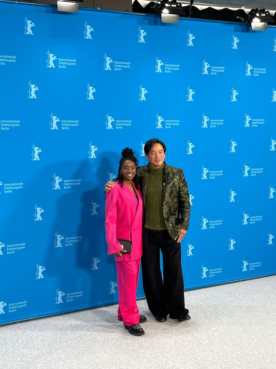 GaumontFilmSale's tweet photo. The crew of BLACK TEA walked the @berlinale red carpet last night for the world premiere of Sissako's new movie - in competition at the Berlin International Film Festival! 📸 🤩

Starring Nina Melo, Chang Han, Wu Ke-Xi ✨ https://t.co/Y8wQnIwryU