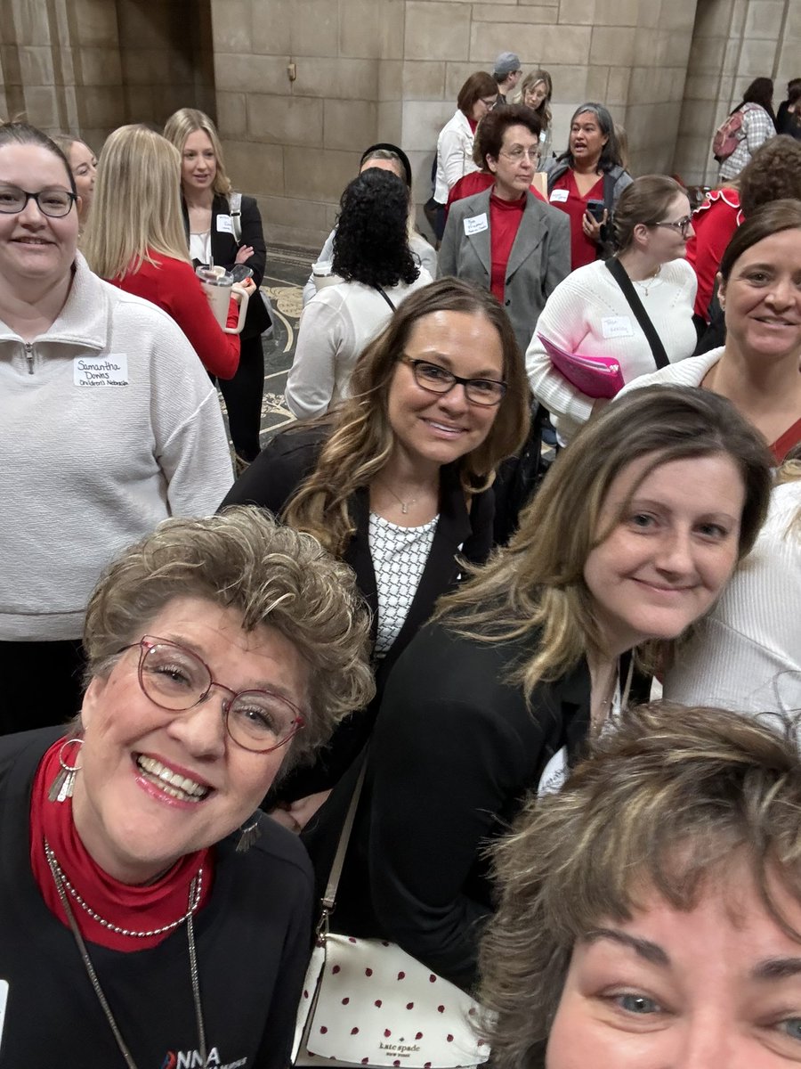 GoBIGRedRN's tweet photo. Nebraska Nurses at the Capital. #NENURSES https://t.co/WsCjSszzIj