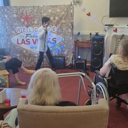 HighgateCare's tweet photo. Maple Lodge Care Home was alive with music, thanks to a very special visit from "Elvis"! 🎤🕺 He serenaded us with unforgettable renditions of classics like "Love Me Tender" 
https://t.co/Kgqx016xLg

#kindnessiskey #carehomes #Catterick https://t.co/SS33QdC5mR