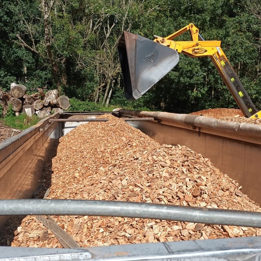 All our wood chip is sourced locally from managed woodlands and produced from FSC certified timber. Our wood chip meets the ISO 9001: 2015 standard and is Woodsure certified.

LCEnergy.co.uk/wood-chip/

#LocallySourced #WoodChip #Biomass #Energy #Sustainable #Heating