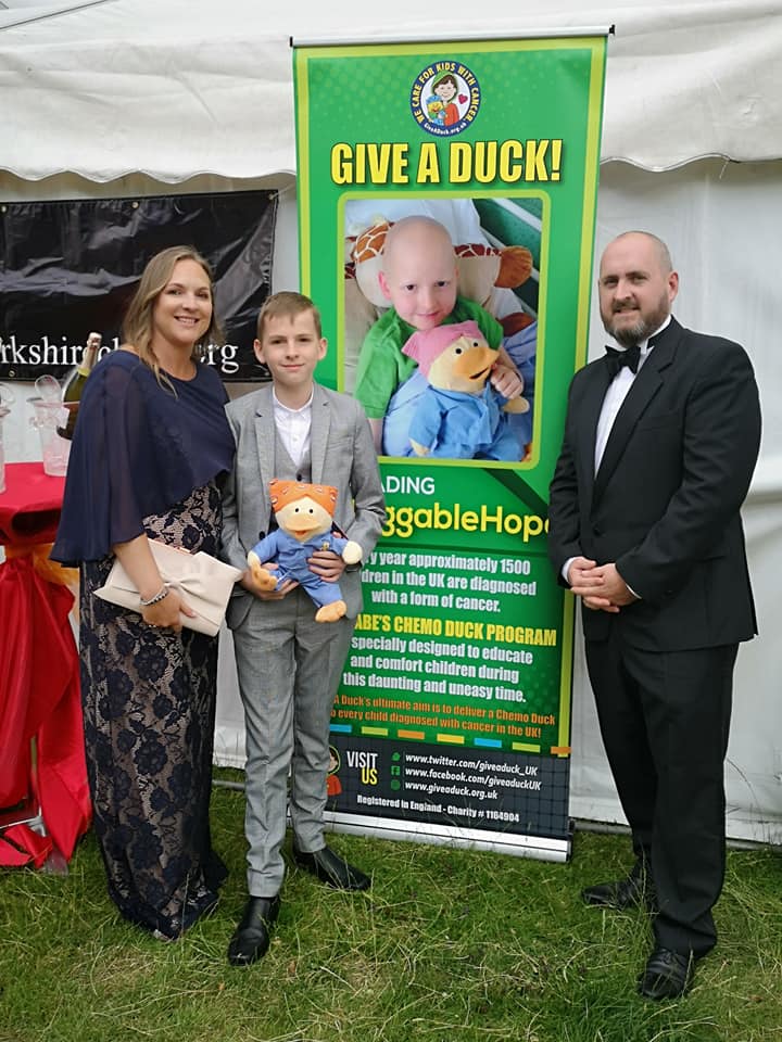 giveaduck_uk's tweet photo. 🥳🎗️ Today marks 7 years cancer free for Harry🎗️🥳
❓Did you know? Harry is the boy with Chemo Duck in the Give A Duck charity logo!
🌟 Keep shining bright Harry!
🤩 We're so proud of you.
#GiveADuck #childhoodcancer #chemoduck #endoftreatment #ourstory https://t.co/N9araAfq7g