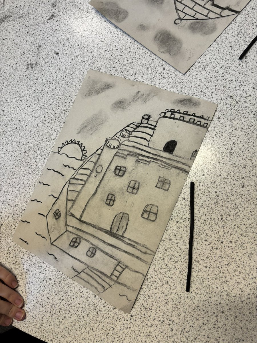 missframe99's tweet photo. Primary 6 created some amazing charcoal art work today!
We have been looking at the architecture of Scottish Castles in relation to their current topic: Mary Queen of Scots🏴󠁧󠁢󠁳󠁣󠁴󠁿🏰 https://t.co/udMB28UUkH