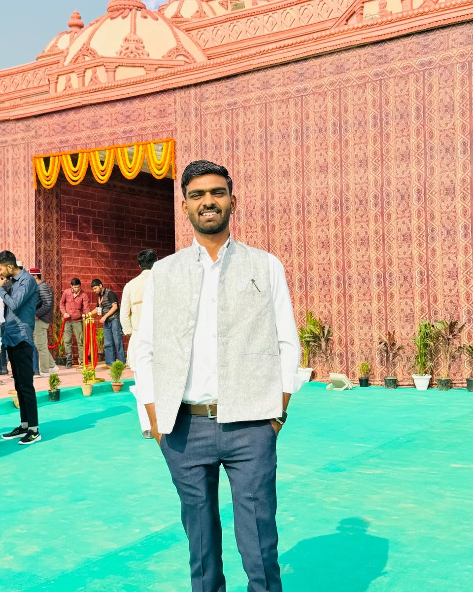 bharat_h01's tweet photo. बड़े भाई मुकेश जी पटेल डेडावास जागीर गुड़ामालानी. ABVP अखिल भारतीय विद्यार्थी परिषद: जैसलमेर जिले के जिला संगठन मंत्री बनने पर हार्दिक बधाई एवं उज्ज्वल भविष्य की शुभकामनाएं । @im_patel18 

#ABVP #अखिल_भारतीय_विद्यार्थी_परिषद् @ABVPJodhpur  @_chhaganlalmali 
@iRekhaChoudhary #Rj04 https://t.co/wpvlwTAQdr