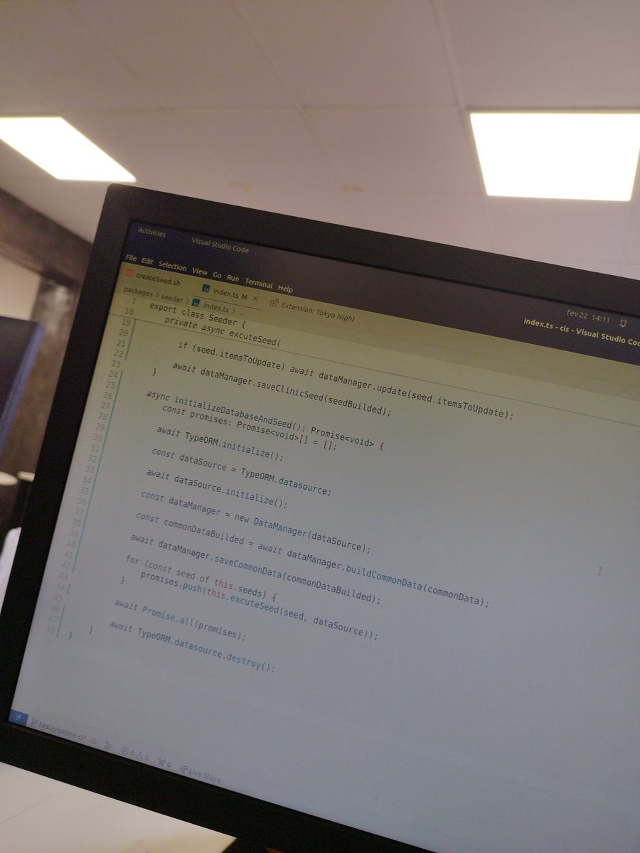 devchedelic's tweet photo. Agora meu vscode é claro e que se foda https://t.co/HrvLh4pCpd