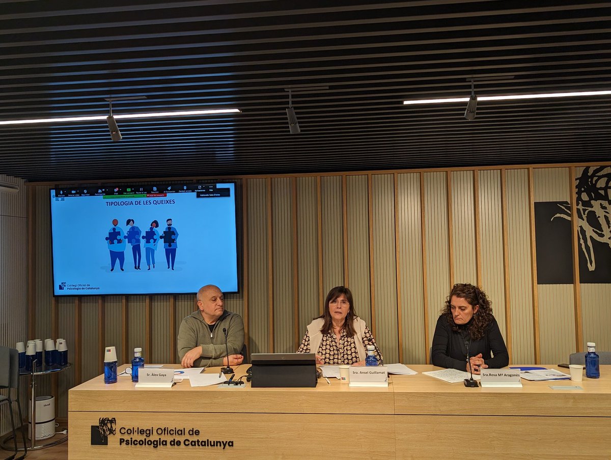 copc_cat's tweet photo. @gemmaubasart @justiciacat @govern @GuilleMattioli @cop_psicologia @Carles_GR @ICABarcelona @MediacionJusta @immabarral @TeresaMoratall1 @LuisMariaSanzG1 @CopMadrid @marimon_raga @Antoni_VidalT 3️⃣✨A la 3a taula s’ha fet públic l'innovador protocol (ja disponible!👉https://t.co/NiDDCXhGzE) de la mà d’Alejandro Gaya, Ansel Guillamat @ansel5speak i Rosa Aragonès de la #ComissióDeontològica del #COPC #justiciarestaurativa #mediacio https://t.co/sab96REtgc