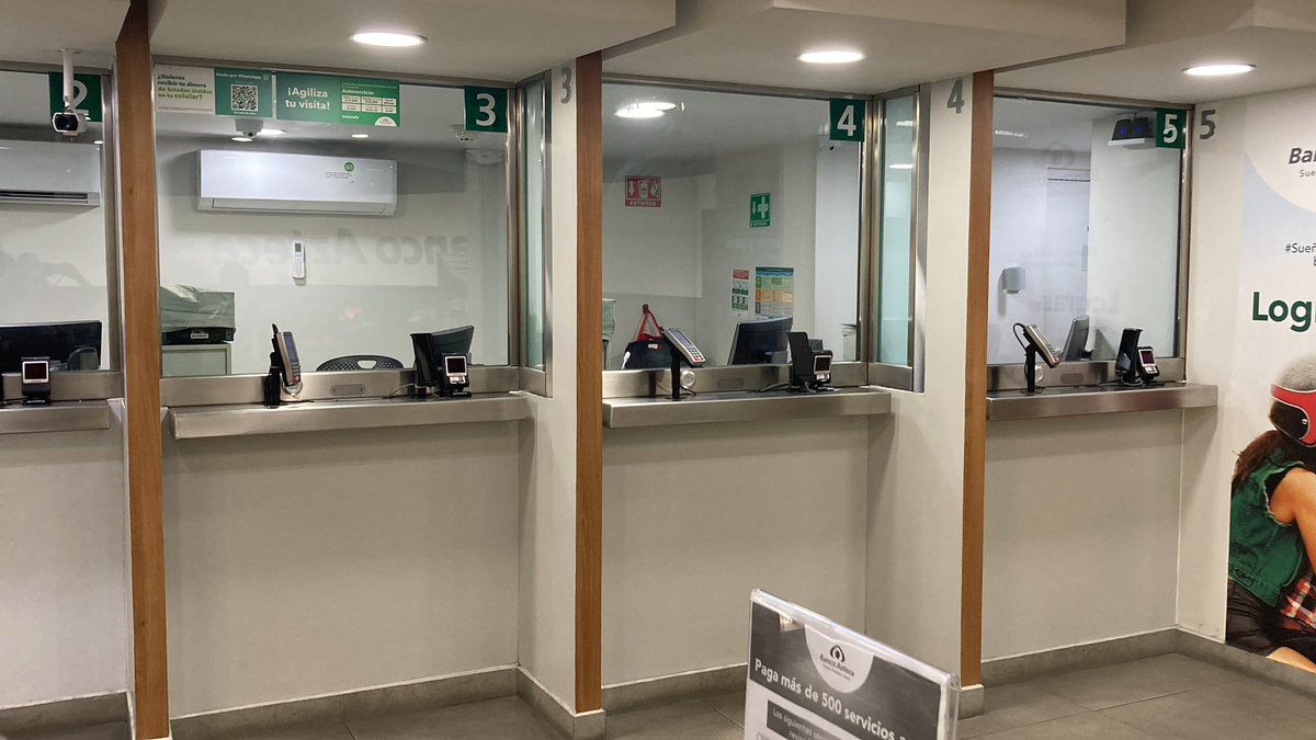 veroveritofh's tweet photo. @BancoAzteca
Pésimo servicio, un solo cajero para toda la sucursal en Picacho Ajusco https://t.co/aYTdzohPoJ