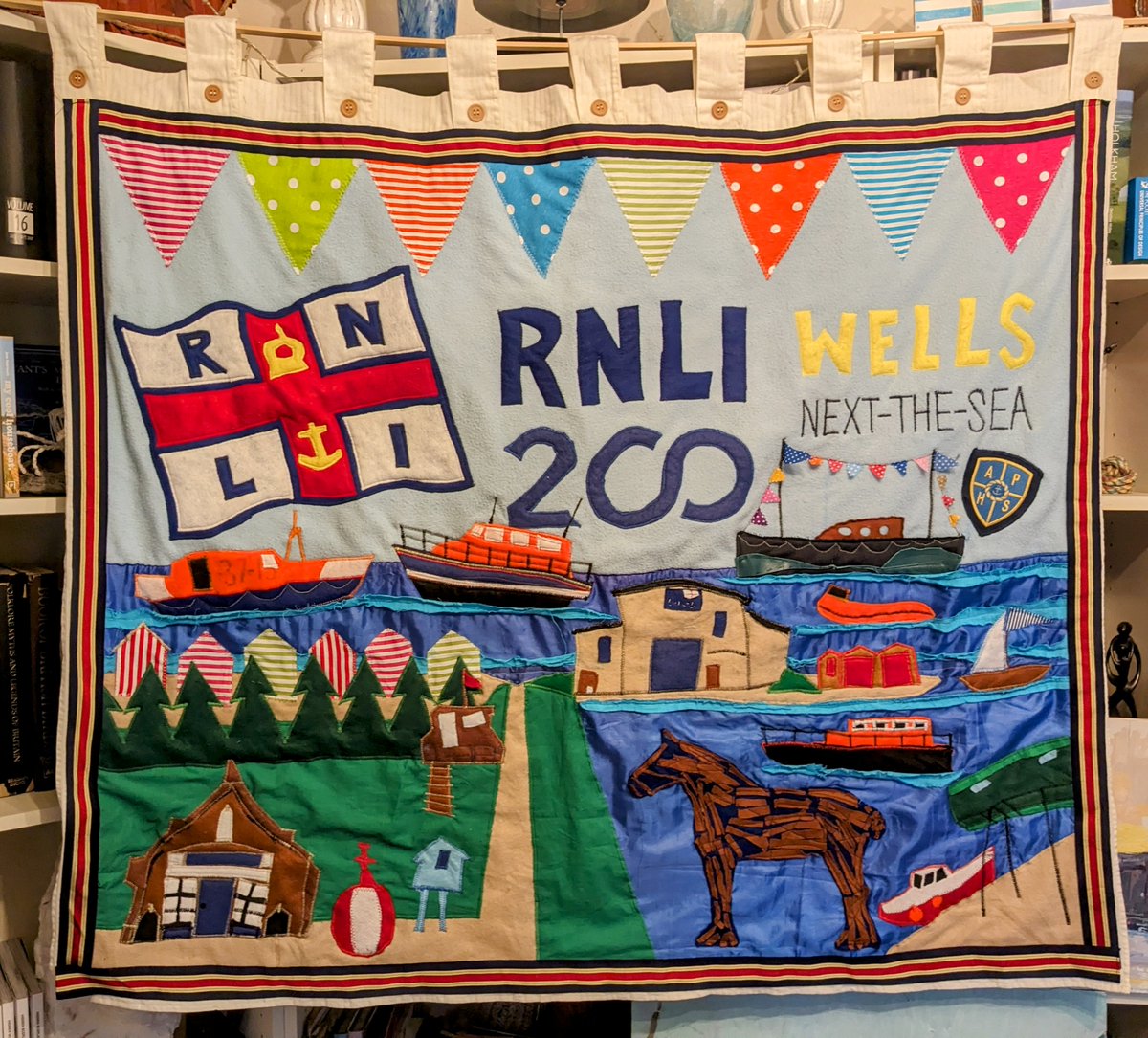 So the #aphsdt textile banner is nearly done in time for @AldermanHigh student exhibition @WellsMaltings 1-9 March! So impressed with Y7 textile club who created all fabric elements that I've brought together to make this collage of #WellsRNLI to celebrate 200 years @RNLI 🤩👏