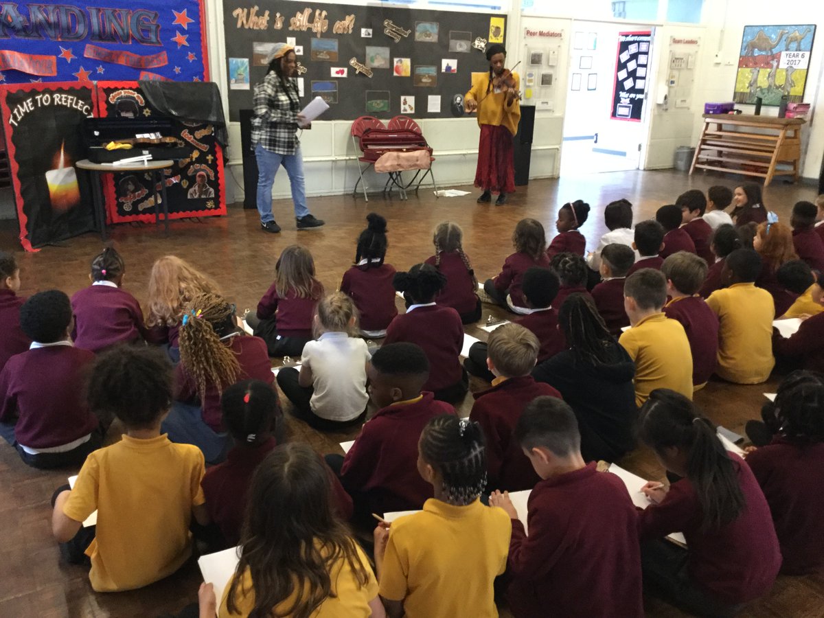 MrsCoombsHMPS's tweet photo. Thankyou to our visitors from @TownExploreBook who delivered a Choose Kindness workshop in Year 5 yesterday as well as a sketch assembly inspired by The Railway Children. The whole school @HerbMorrPriSch  were sketching whilst listening to live music. https://t.co/x3hYjX2I0I