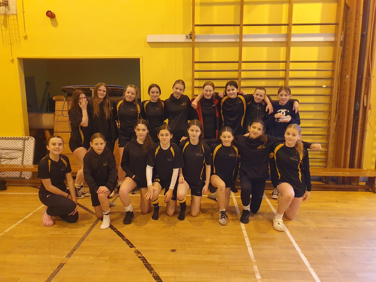 YsgolDyffrynAman PE tweet media