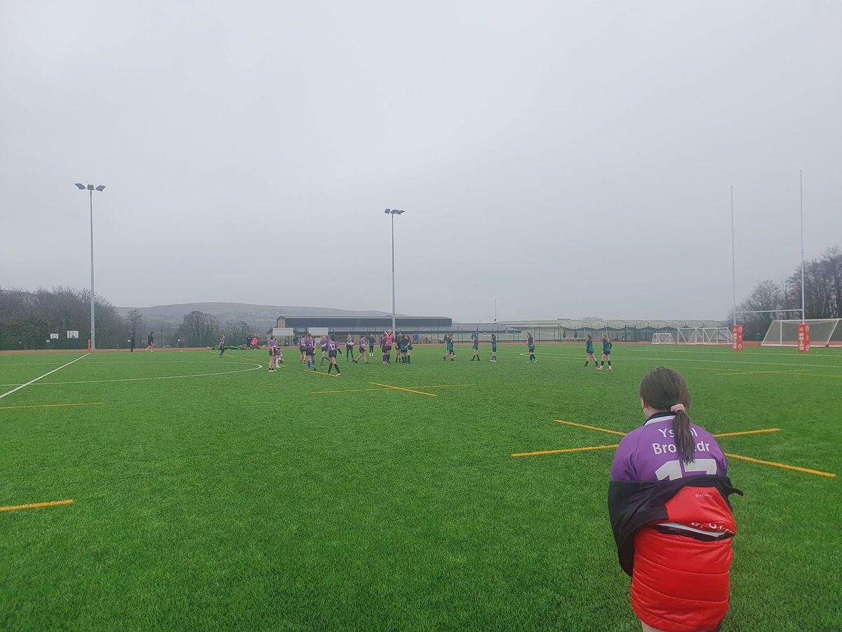 YsgolDyffrynAman PE tweet media