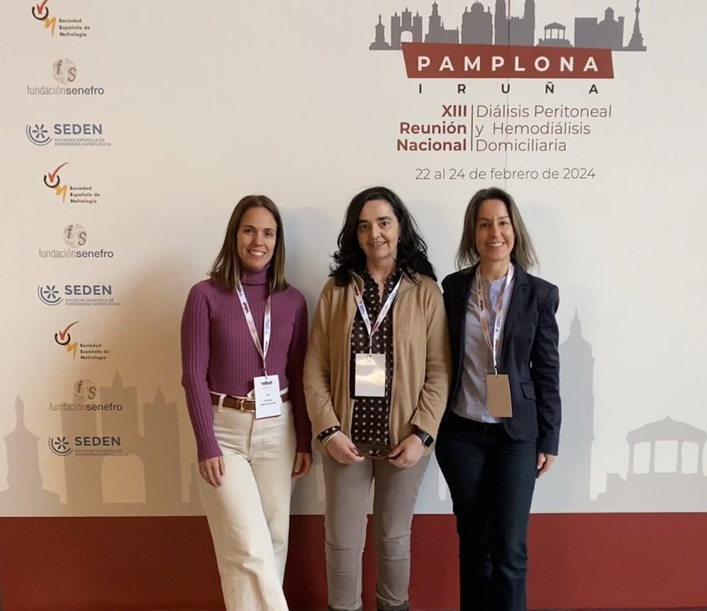 m_furlano's tweet photo. El equipo de #dialisisperitoneal de @FPuigvert pueden recomendar el baño en el 🏝️mar🏖️ y en 🏊🏻‍♂️piscinas 🏊🏻‍♂️a sus pacientes sin que tengan mayor riesgo de infecciones 🙌🏻💪🏻👏🏻 
@SENefrologia @FNALCER @AlcerBCN @DialisisPerit 
XIII reunión nacional en #Pamplona https://t.co/JR1RXwc8EZ