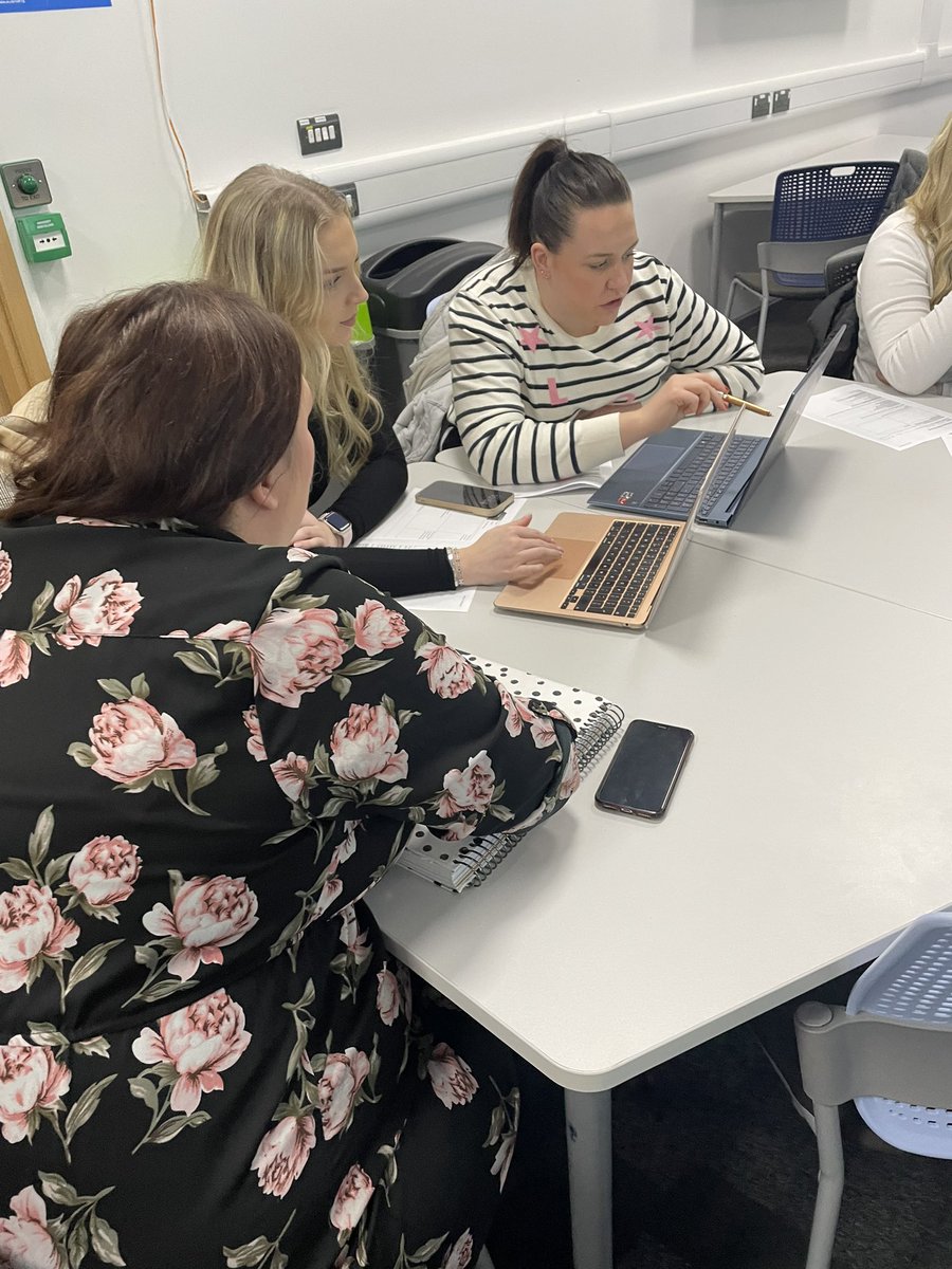 Fantastic PDL event with our PGCE students and school mentors…discussing ideas 💡 for their close to practice research. Such a buzz in the room and exciting authentic projects emerging linked to the School Development Plan. True partnership working <a href="/BAPrimaryUSW/">USW_Primary_ITE / PDC_Addysg_Gynradd</a> diolch all 🙌🏻