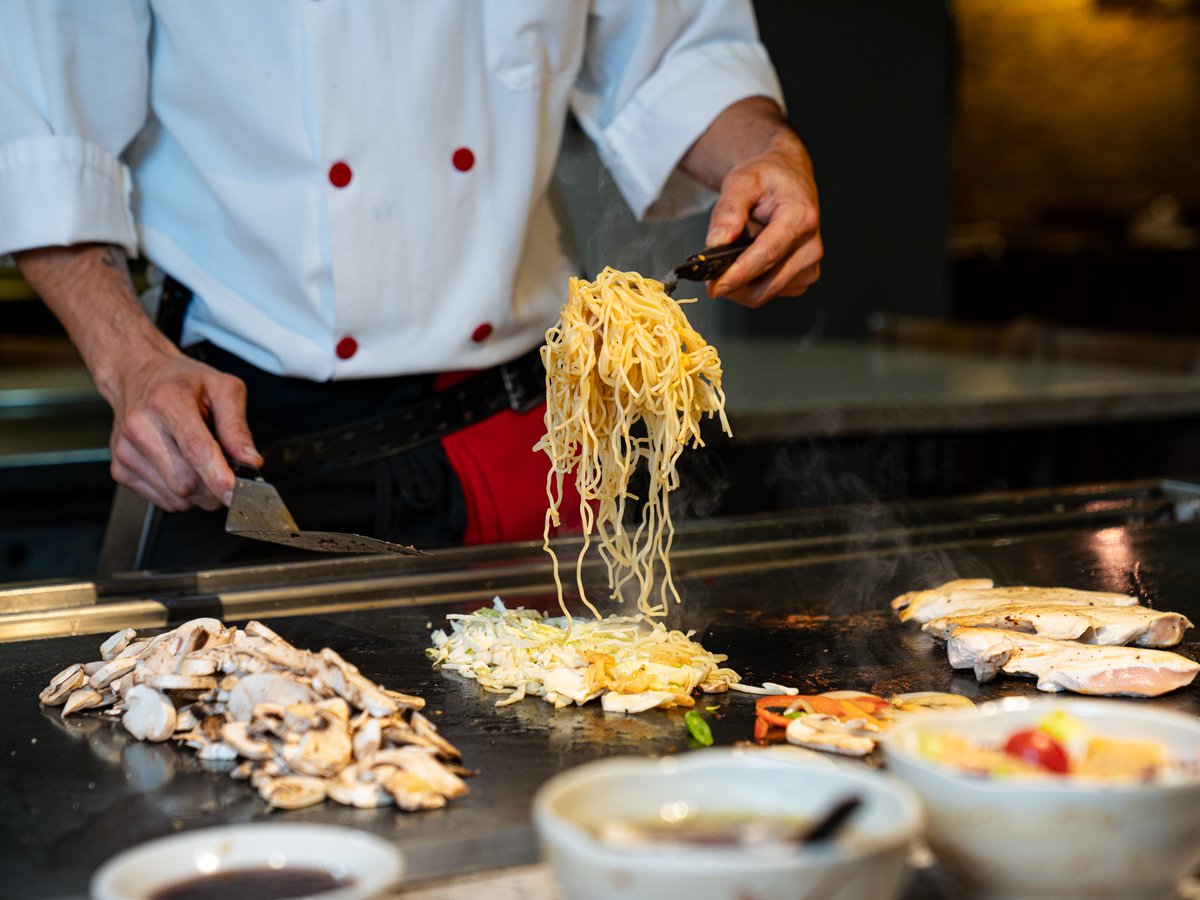 KankiRestaurant's tweet photo. Every #BeforeAndAfter should be this mouthwatering. 🤤

Have you tried our Yakisoba Noodles with Chicken yet? Make reservations to experience this Kanki seasonal special tonight: https://t.co/y1TKnFRy6t

#kankirestaurant #foodfunfire #seasonalspecials #yakisobanoodles https://t.co/BS1rloEXIM