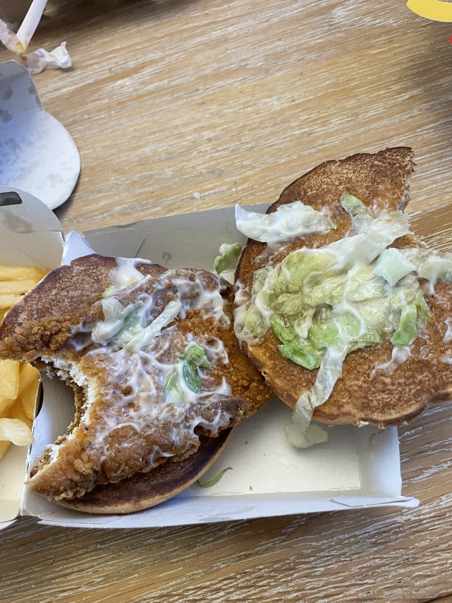 Rjtechnologyuk's tweet photo. @McDonaldsUK 

All I can say is WOW !

McCrispy - the definition

Dry, tasteless, burnt, soggy, wet, bland, cold and crap https://t.co/PBNGUG9SUb