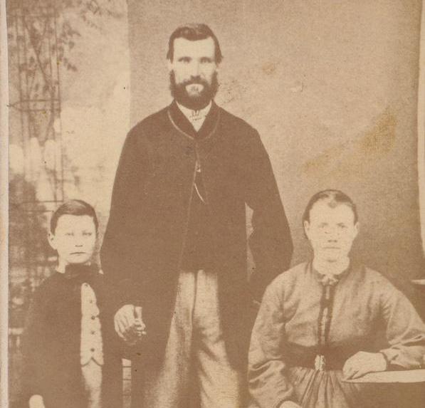 Thomas Woolcock died from mercury poisoning in Moonta, 1873. His wife, Elizabeth, was convicted and became the only woman hanged in #SouthAustralia. But was she innocent? #slsa #libraries #StateLibrarySA #TrueCrime #WomenInHistory #StoriesFromTheStacks slsa.sa.gov.au/elizabeth-wool…