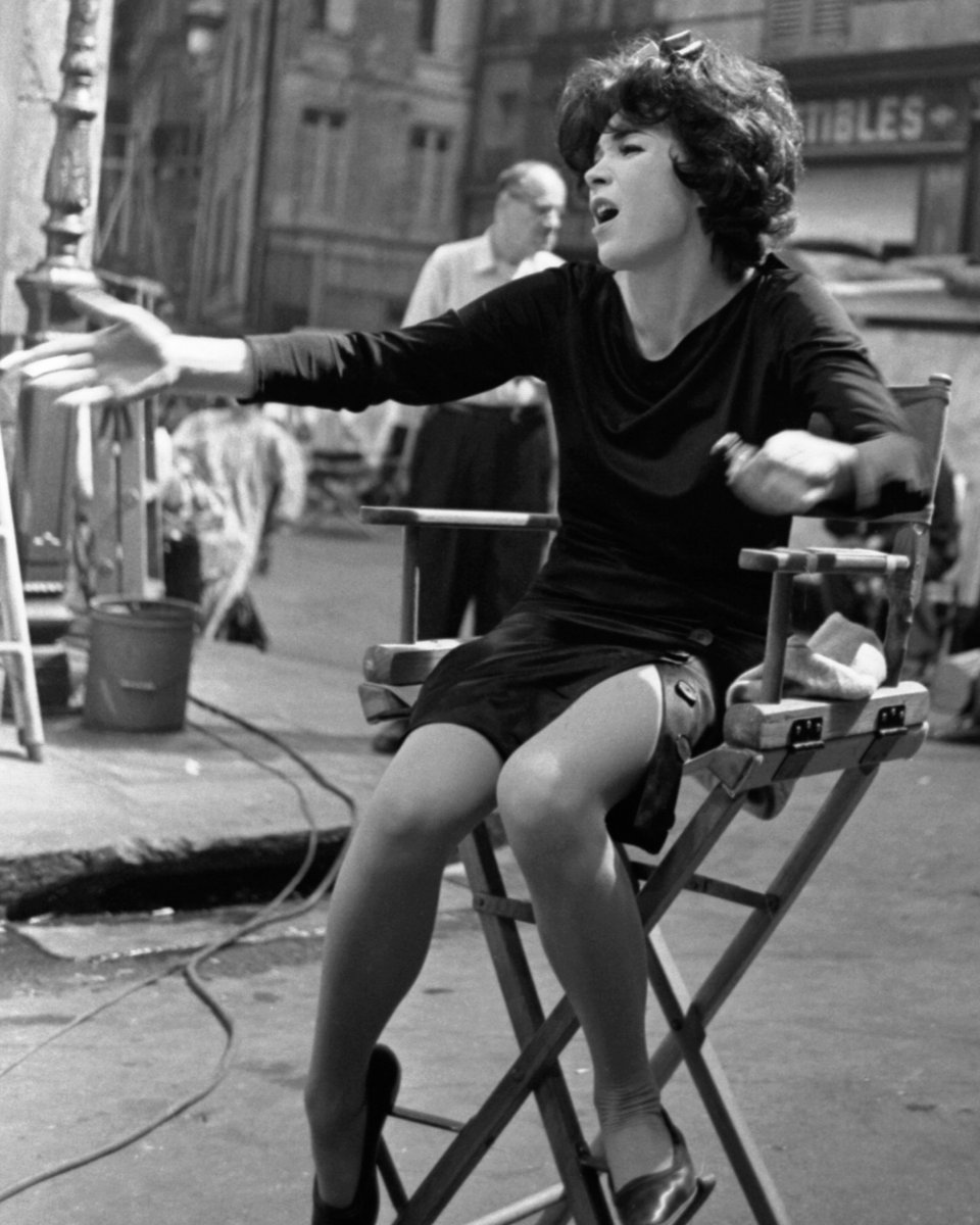 leofuchsphoto's tweet photo. Caption this image !
Mine: "...when you are surrounded by dummies..."
It was not the case at all on the real scene, but her expression is priceless. 
(1962, at the set of 'Irma La Douce' )
#shirleymaclaine #captionameme #blackandwhitephotography #iconicwomen #oldhollywood https://t.co/2eoEFDNf5T