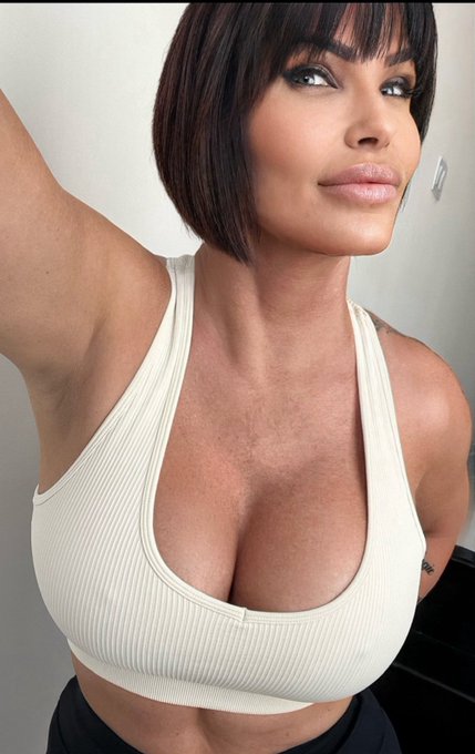 Come check this&hellip; 🤍 https://t.co/v931sk58rM<a href="/tag/girlsnight"class="tags"><span>#girlsnight</span></a>