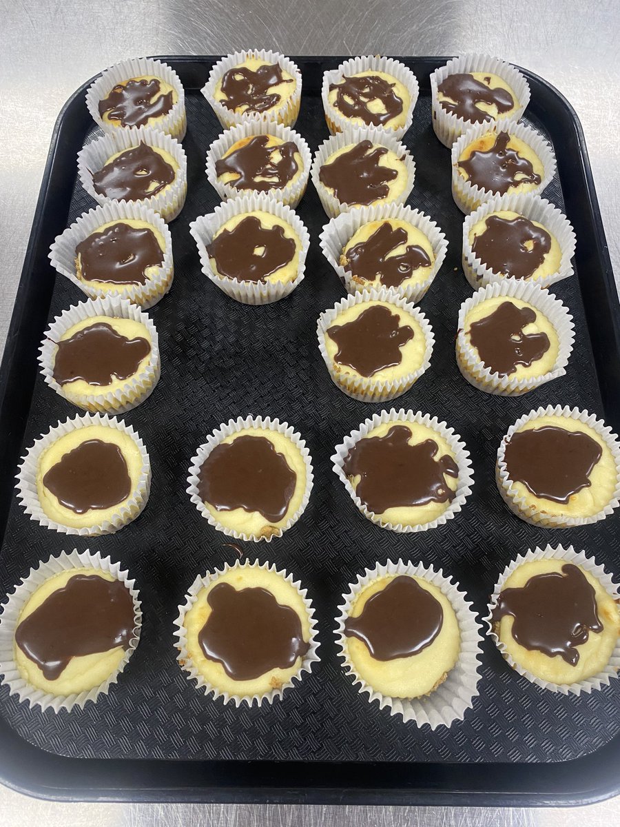 ChefJasonHughes's tweet photo. Mini cheese cakes https://t.co/n4W5TBxpJN