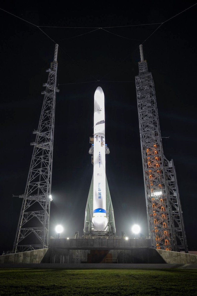 اسپیس‌اکس برنامه داره تا انتهای سال راکت Starship رو ماهی 1 بار به پرواز دربیاره.
راکت New Glenn بزوس هم داره بلند میشه.
سال، سال Heavylift های آمریکاییه