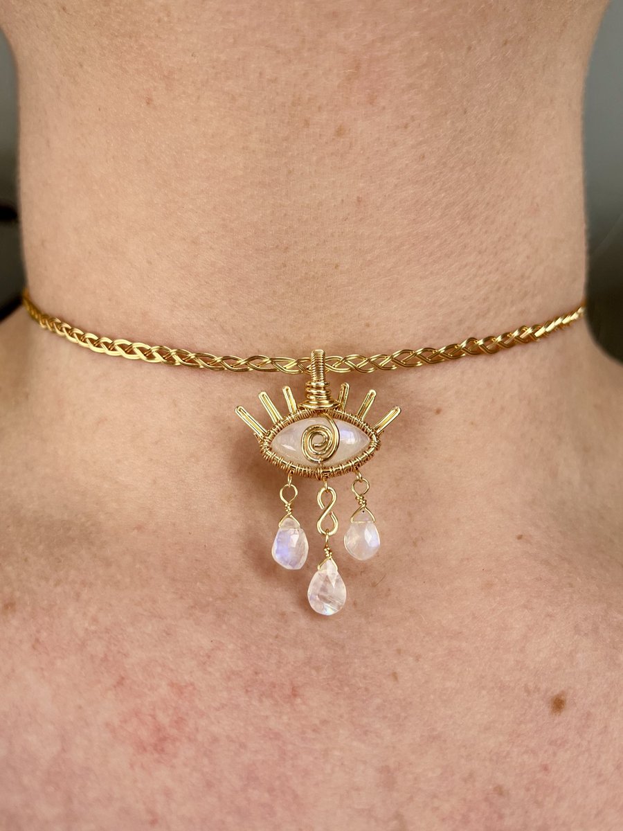 heidiswrapss's tweet photo. Braided moonstone eye choker 👁️✨ https://t.co/Ya8PBQjvU5