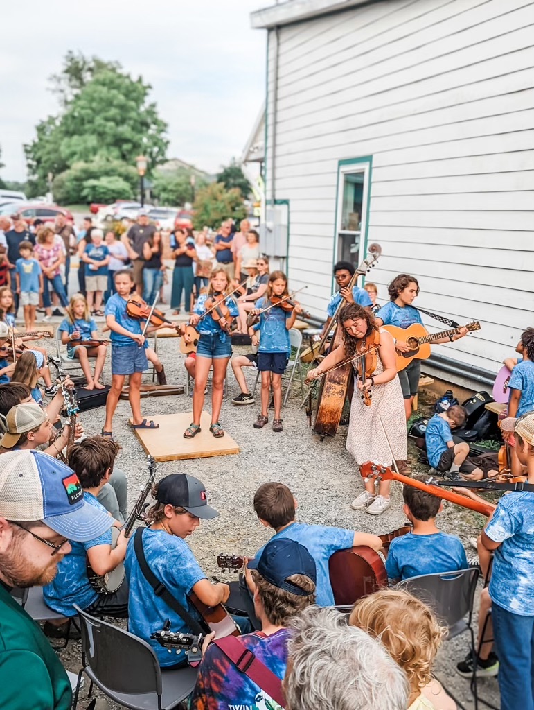 Please welcome Palmyra to Newport Folk 2024! For their Artist Give, Palmyra asked Newport Festivals Foundation to provide a grant to The Handmade Music School, which teaches old time, bluegrass, and traditional music and dances from the Blue Ridge Mountains.