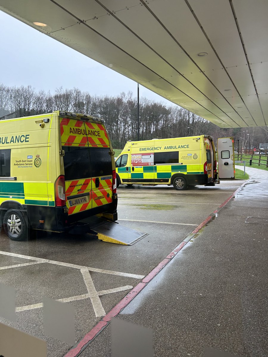 Really good visit to ⁦@MTWnhs⁩ Tunbridge Wells hospital to see their partnership with ⁦@SECAmbulance⁩ in action. Impressed with their ED, very well thought through patient flow plus great staff resulting in high patient satisfaction and excellent performance.