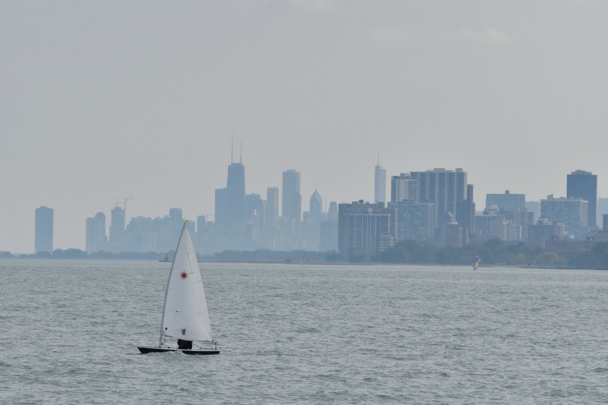 Ready to set sail on the beautiful waters of Lake Michigan? ⛵️Whether you're a beginner or just need a refresher, the Sailing Center's Adult Sailing Classes will give you a summer you'll never forget!

Check it out ➡️ bit.ly/AdultSailingCl…