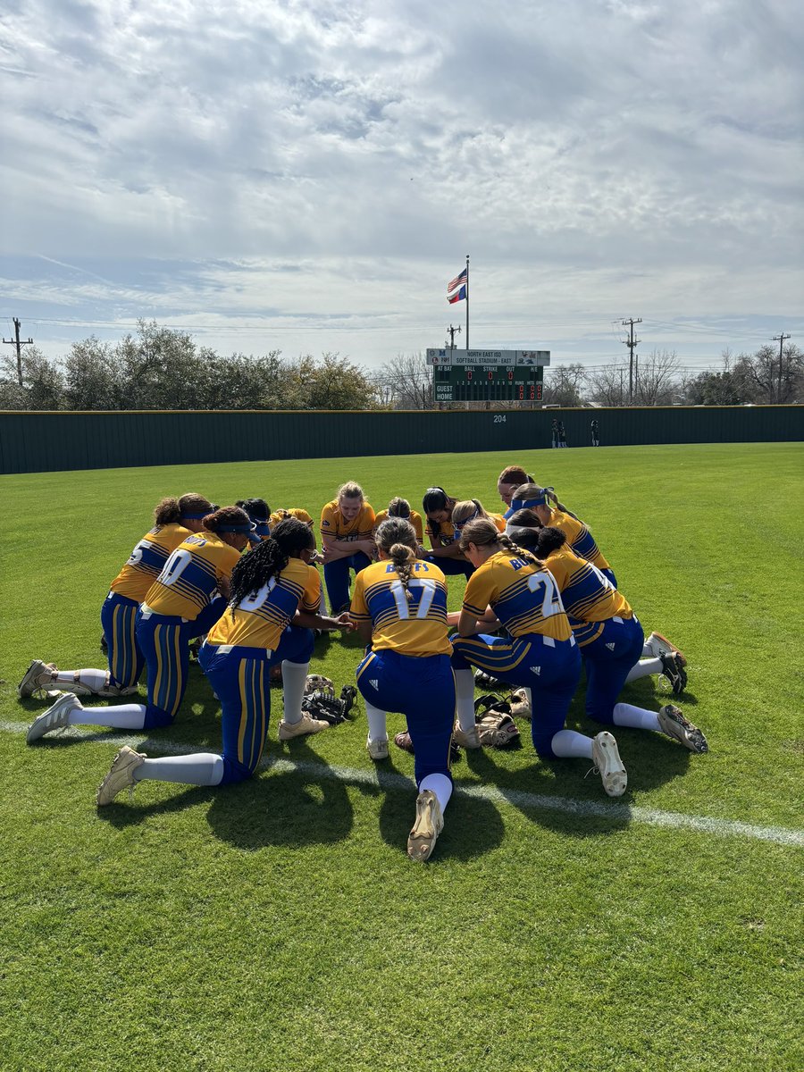 First game of NEISD Tournament vs Reagan. Let’s go Buffs! @SamuelClemensHS @scbuffalostrong @ClemensASBC