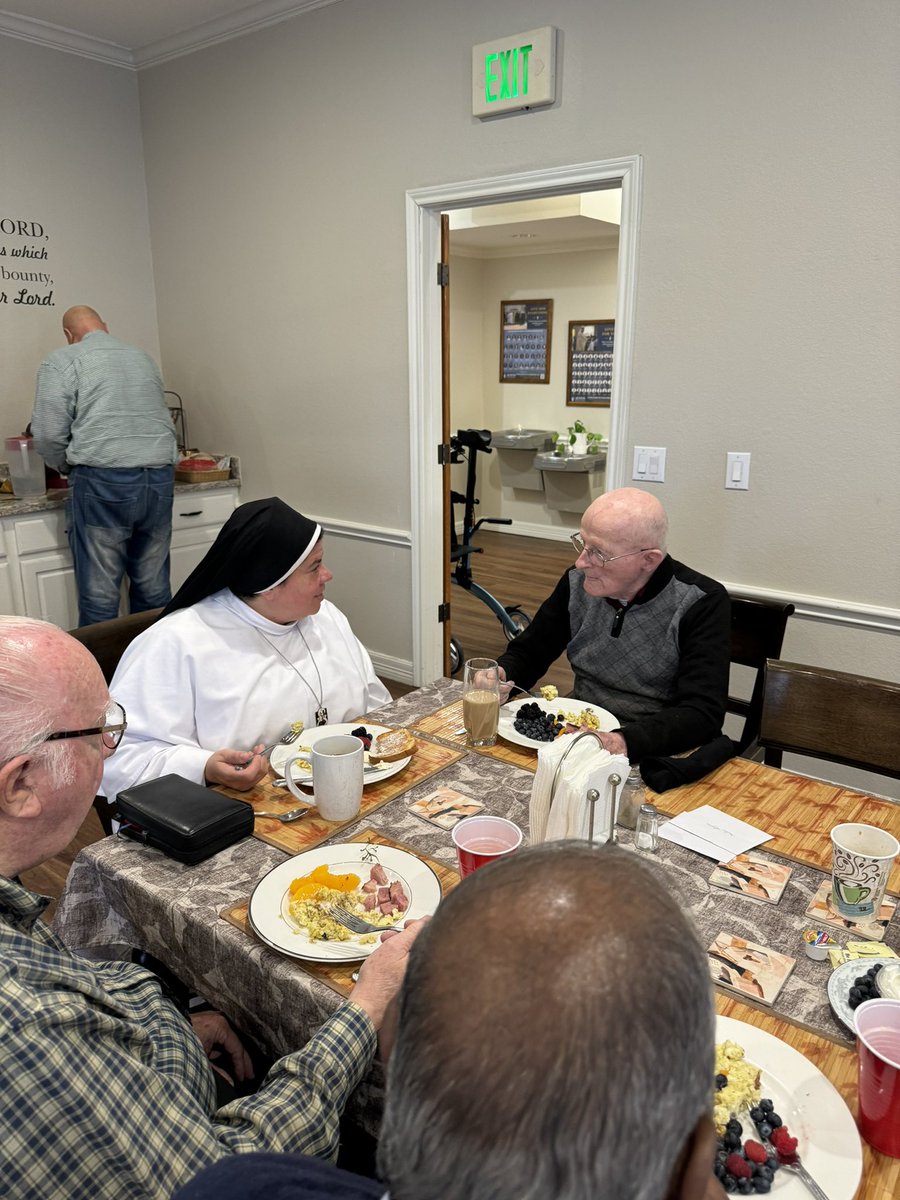 @SistersofMaryOP Wonderful to see Sr. Maria take the time to drive cross town to see Fr. Joseph Deane.  He remains an ardent supporter of the Sisters and had missed their presence. This moment will bring him happiness for a long time. #Blessed #PrayForRetiredPriests