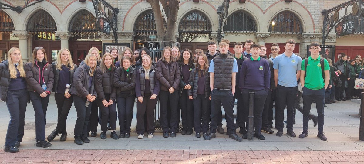 Fifth-year students had an enriching day immersing themselves in the world of John B. Keane’s ‘Sive’ at the @gaiety_theatre ! 🎭✨ Witnessing the play live truly brings their Leaving Cert studies to life. 📚🌟 #Sive #TheatreEducation #LeavingCertPrep