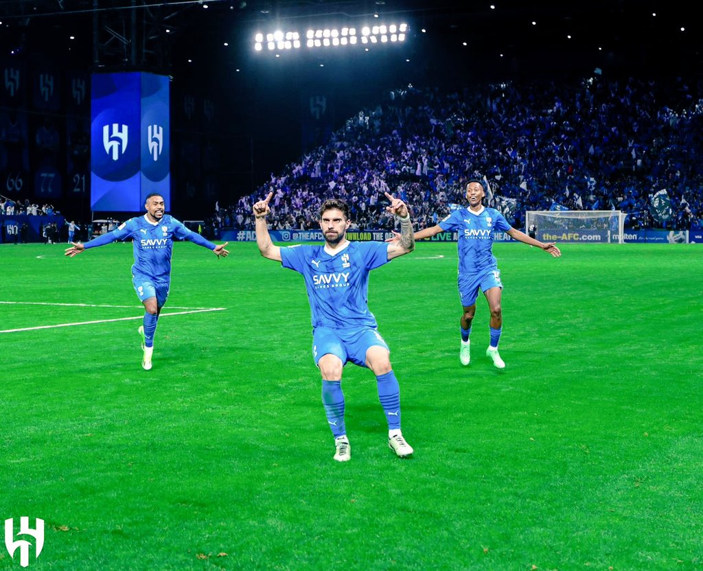 ABDUALRHMN11VIP's tweet photo. #الهلال_سباهان #دوري_ابطال_اسيا 
وأصبح الهلال على بعد 4 انتصارات متتالية في المباريات القادمة لمعادلة الرقم القياسي المسجل بإسم فريق ذا نيو سينتس الويلزي 
في عام 2016.....
الف مبروك يا زعماء انتصار مُستحق 💙💙 https://t.co/NprZrZ0jgC