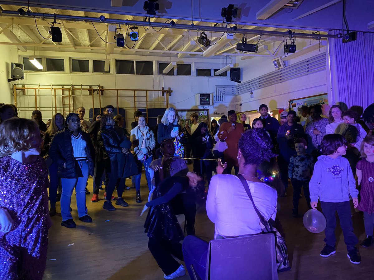 What an amazing @stjudeslambeth 💞Valentines Disco 💞 with @DuaneFlames on the decks… 🎶 🪩✨ How low can you go? #Limbo Great fun and community spirit raising funds for our super school 🩵 #Lambeth #Brixton #HerneHill #SchoolDisco #Community #WhatNoCandy