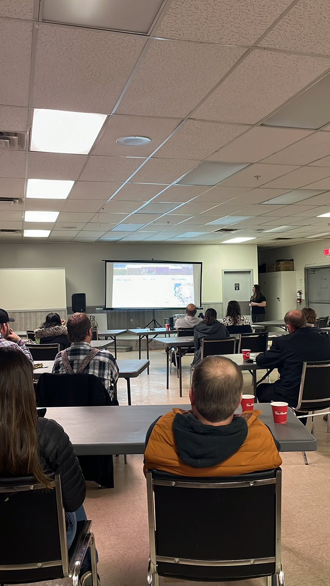 Always a pleasure to see/hear @breannetidemann and today she was talking about kochia and guaranteed I was making unhappy faces. Thanks Central AB Agronomy Round-up! Congrats on year two. Looking forward to next year already. #wedtcdnag #weedscience #kochia