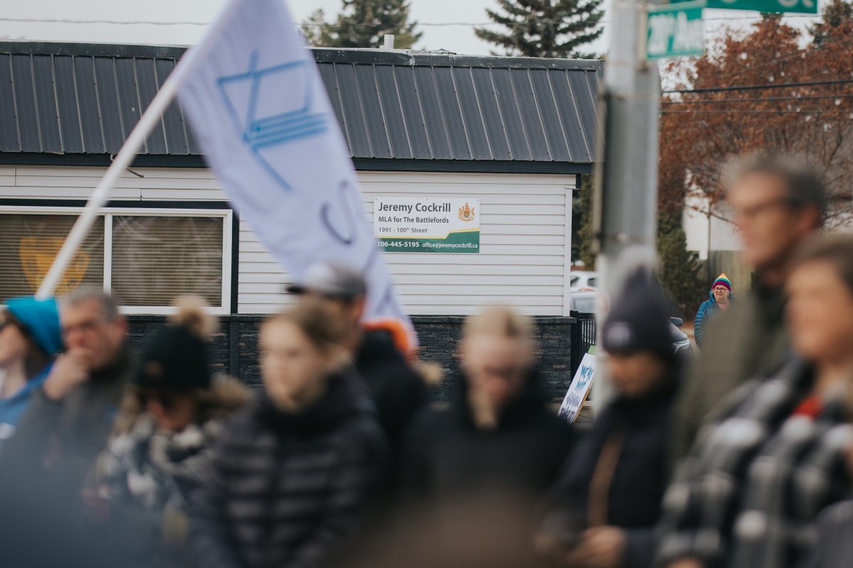 SaskTeachersFed's tweet photo. Unless government changes course and does better by our kids, teachers will be left with no choice but to continue job action.
 
Help us get this government to the table ready to find solutions for our kids. Take action now and email @jeremycockrill. https://t.co/1FtsrTnBIJ https://t.co/cSv3LLltQk
