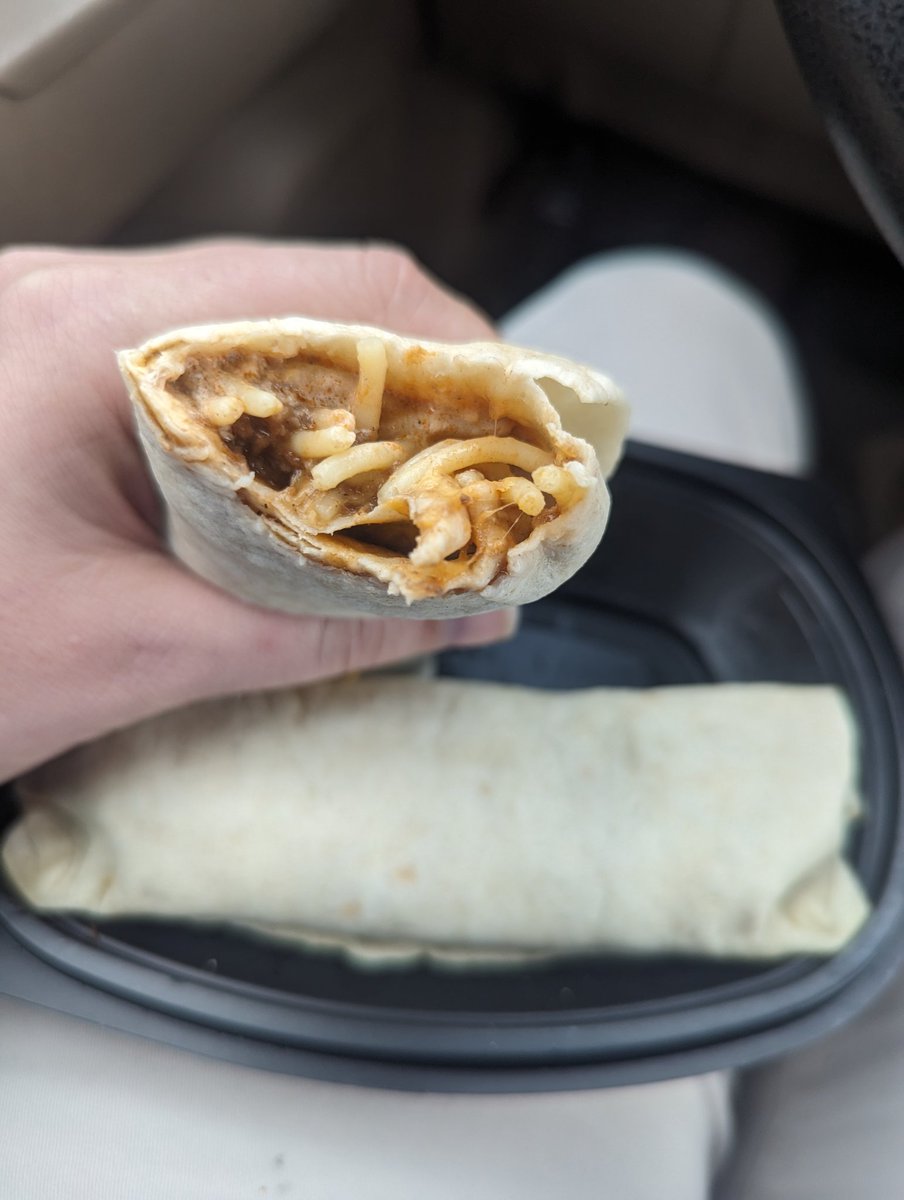 It's #NationalChiliDay and ya girls out here wondering what I gotta do to be a <a href="/Skyline_Chili/">Skyline Chili</a> partner 🤣😂😍