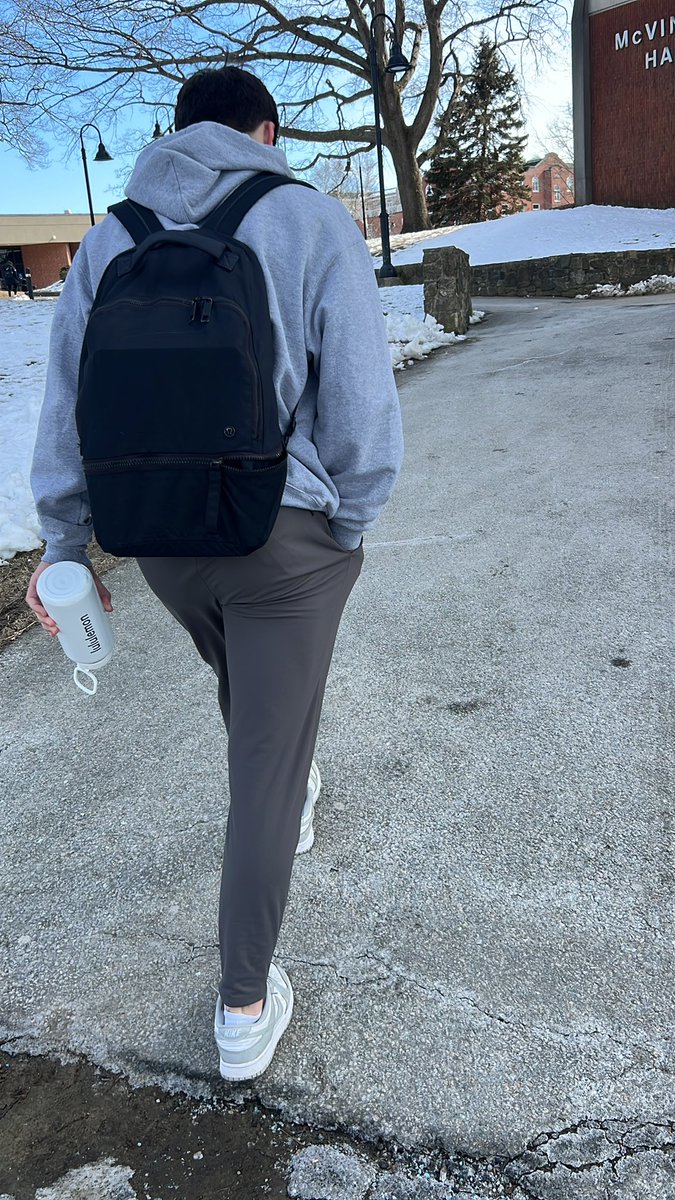 Full kook! Full kook! Full kook!