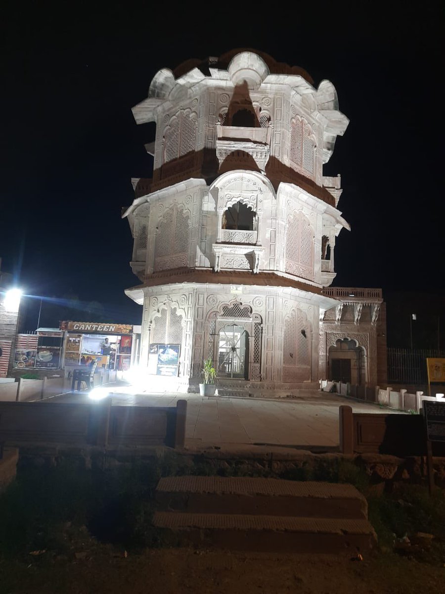 RAJPUTANA4ever's tweet photo. एकथम्बा महल , जो मंडोर गार्डन में स्थित एक प्राचीन विरासत है उस पर अतिक्रमण कर पोस्टर और कैंटीन के विज्ञापन लगाए गए हैं तथा उसे क्षतिग्रस्त भी किया गया है। कृपया त्वरित कार्यवाही करें।
संबंधित फ़ोटोज संलग्न हैं।
@ASIGoI @MinOfCultureGoI @gssjodhpur @arjunrammeghwal https://t.co/fDdvowlSpW